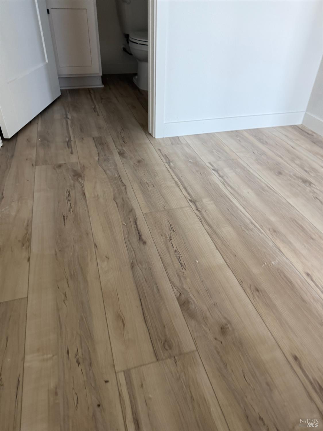 Detail Gallery Image 5 of 6 For 707 Catherine St, Vacaville,  CA 95688 - 3 Beds | 3 Baths