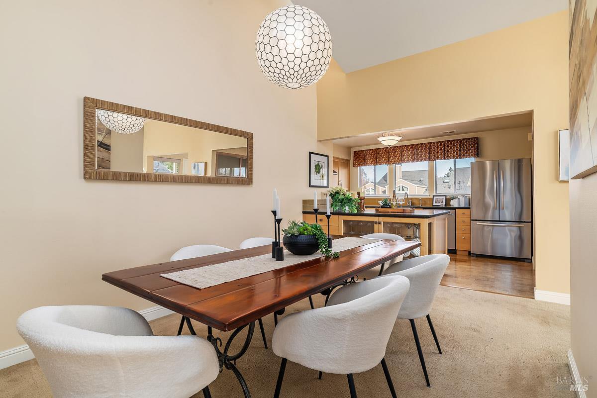 Detail Gallery Image 11 of 30 For 38 Creekside Ct, Corte Madera,  CA 94925 - 2 Beds | 2 Baths