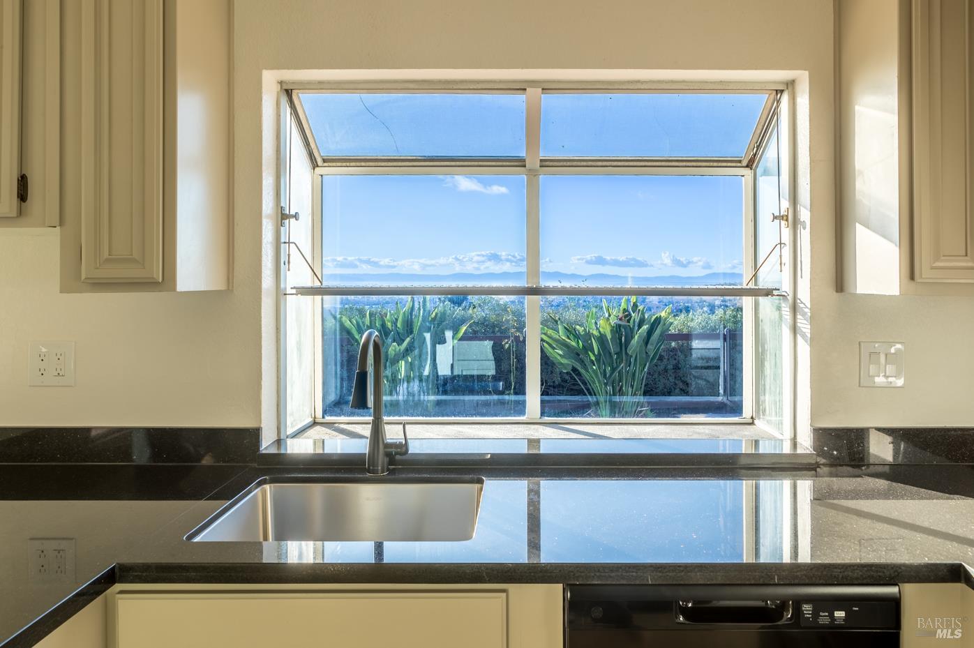 Detail Gallery Image 9 of 32 For Address Is Not Disclosed, Vallejo,  CA 94591 - 3 Beds | 2/1 Baths