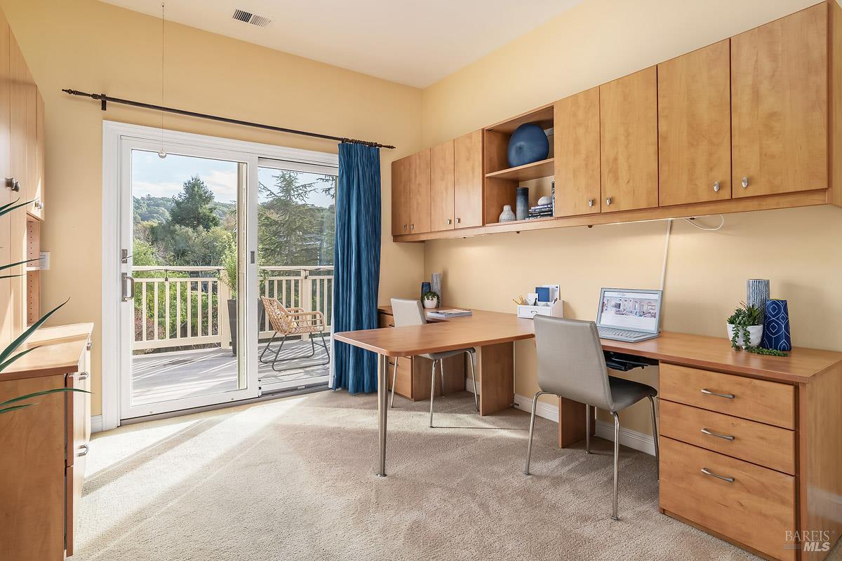 Detail Gallery Image 19 of 30 For 38 Creekside Ct, Corte Madera,  CA 94925 - 2 Beds | 2 Baths