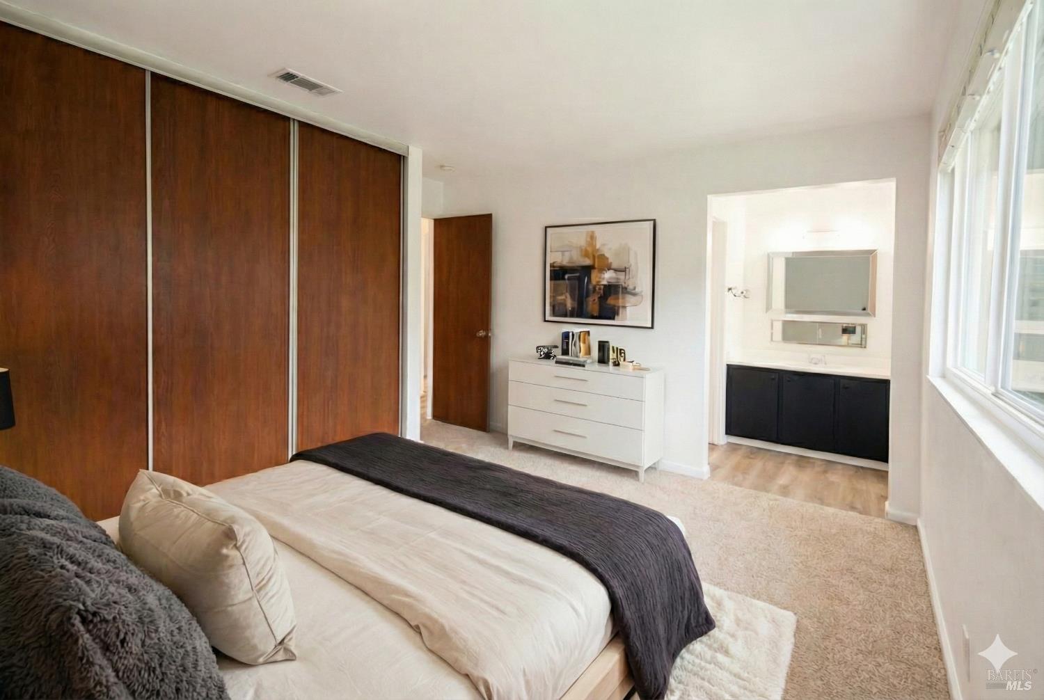 Detail Gallery Image 12 of 15 For 550 W Creekside Cir, Dixon,  CA 95620 - 2 Beds | 1/1 Baths