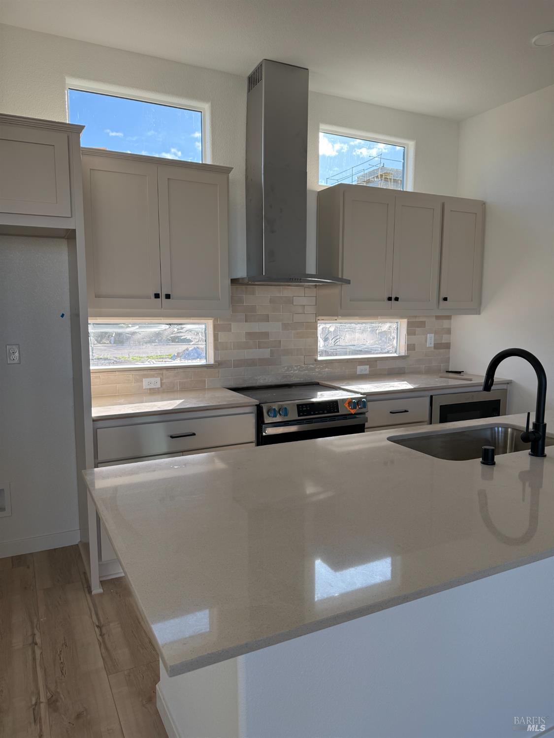 Front Image Thumbnail for BA325101712