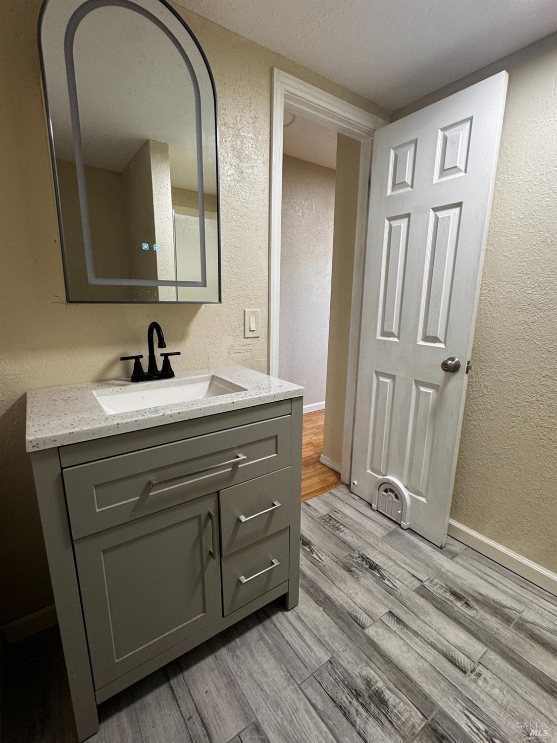 Detail Gallery Image 15 of 21 For 1435 Monterey Dr, Santa Rosa,  CA 95405 - 3 Beds | 2 Baths