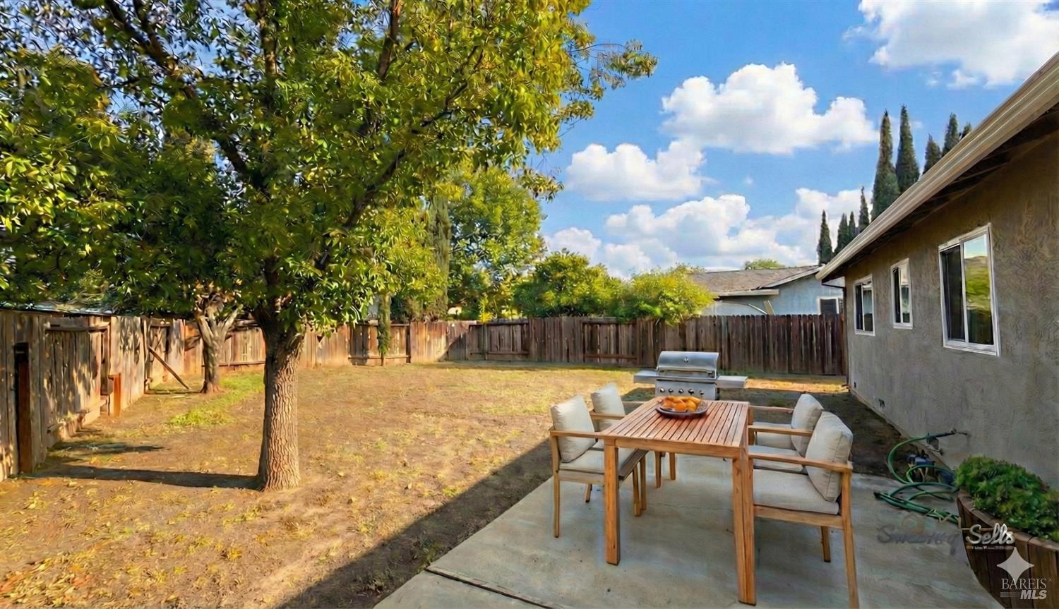 Detail Gallery Image 14 of 15 For 550 W Creekside Cir, Dixon,  CA 95620 - 2 Beds | 1/1 Baths