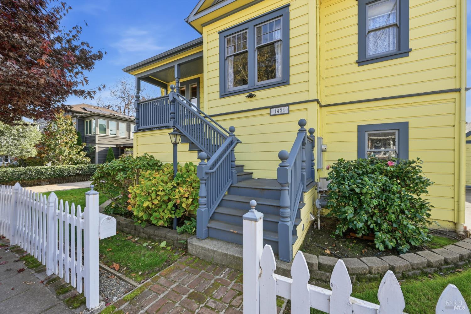 Detail Gallery Image 2 of 44 For 1421 Center St, Napa,  CA 94559 - 2 Beds | 2 Baths