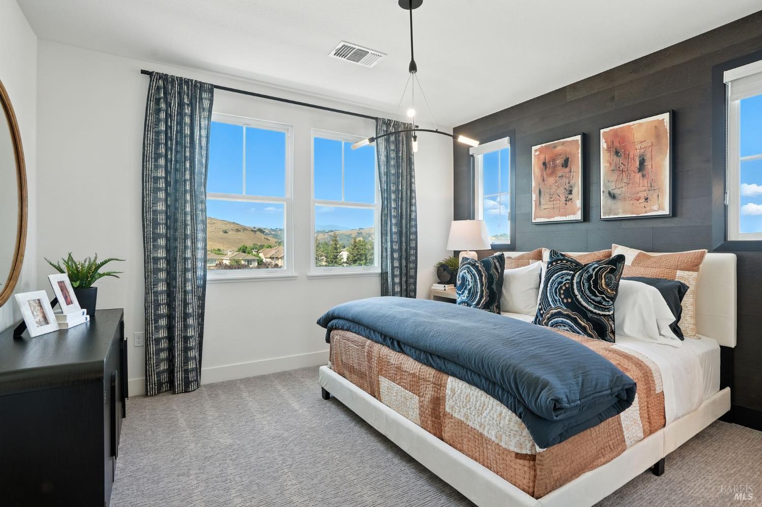 Detail Gallery Image 9 of 16 For 124 Cardamom Ln #1101,  Morgan Hill,  CA 95037 - 3 Beds | 2/2 Baths