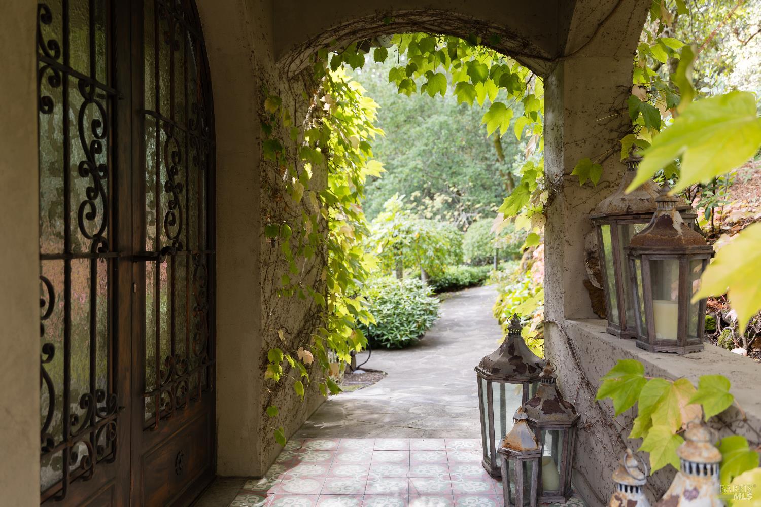 Detail Gallery Image 7 of 51 For 6640 Sonoma Mountain Rd, Santa Rosa,  CA 95404 - 4 Beds | 3/1 Baths