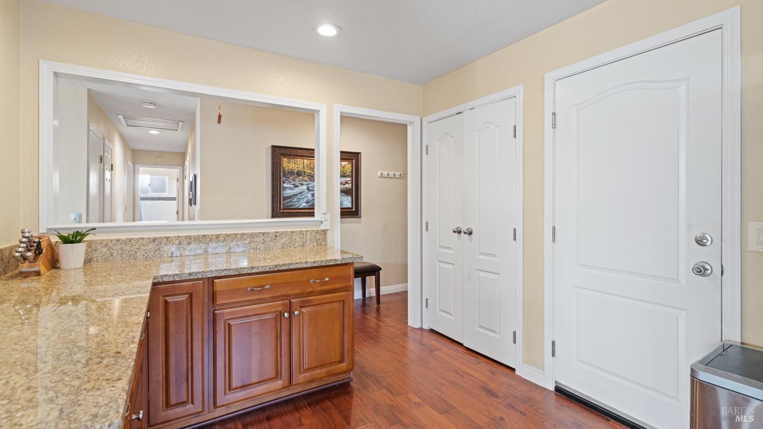 Detail Gallery Image 15 of 36 For 214 Arrowhead Dr, Vacaville,  CA 95687 - 4 Beds | 2 Baths