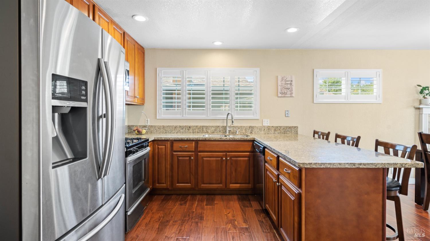 Detail Gallery Image 11 of 36 For 214 Arrowhead Dr, Vacaville,  CA 95687 - 4 Beds | 2 Baths