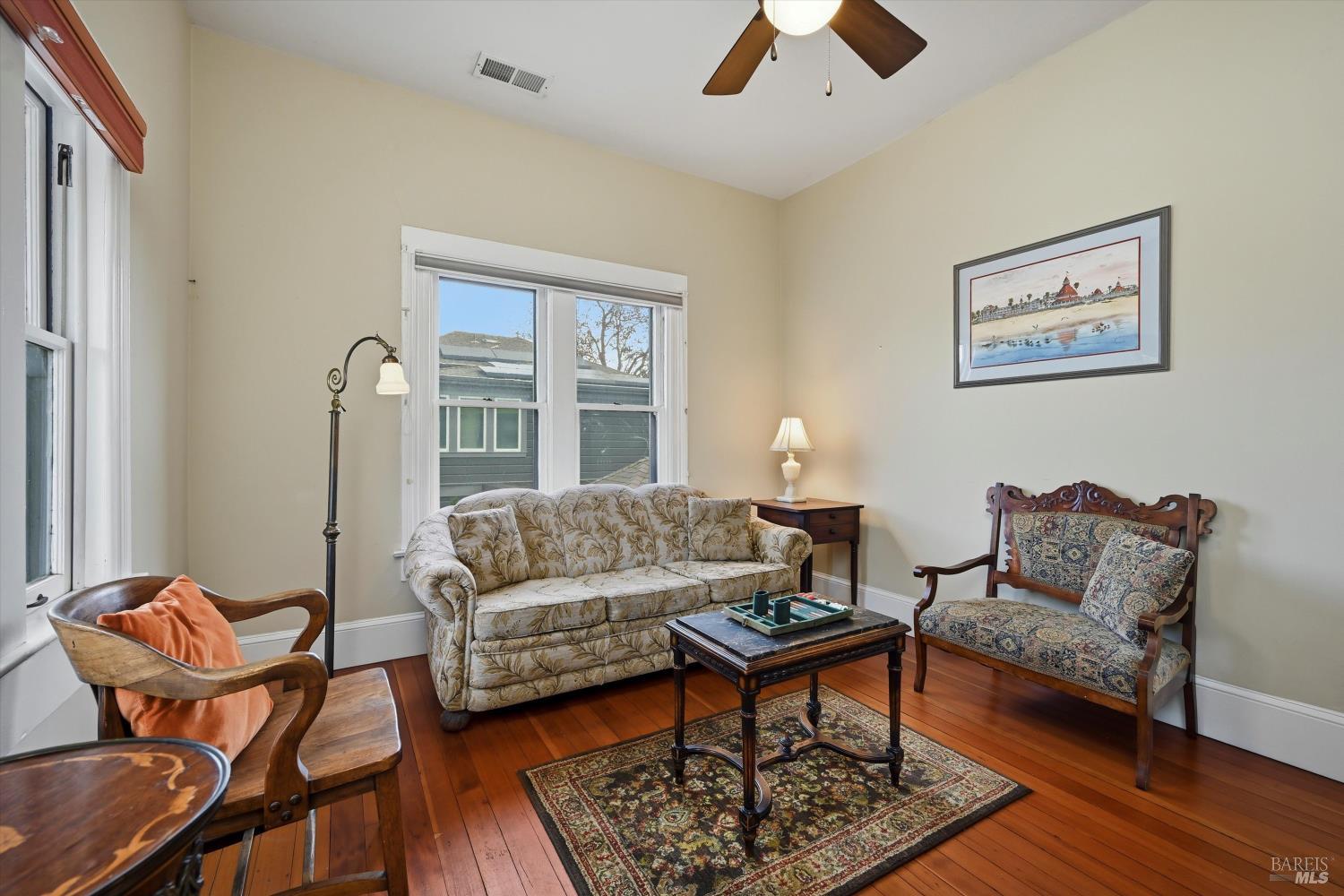 Detail Gallery Image 4 of 44 For 1421 Center St, Napa,  CA 94559 - 2 Beds | 2 Baths