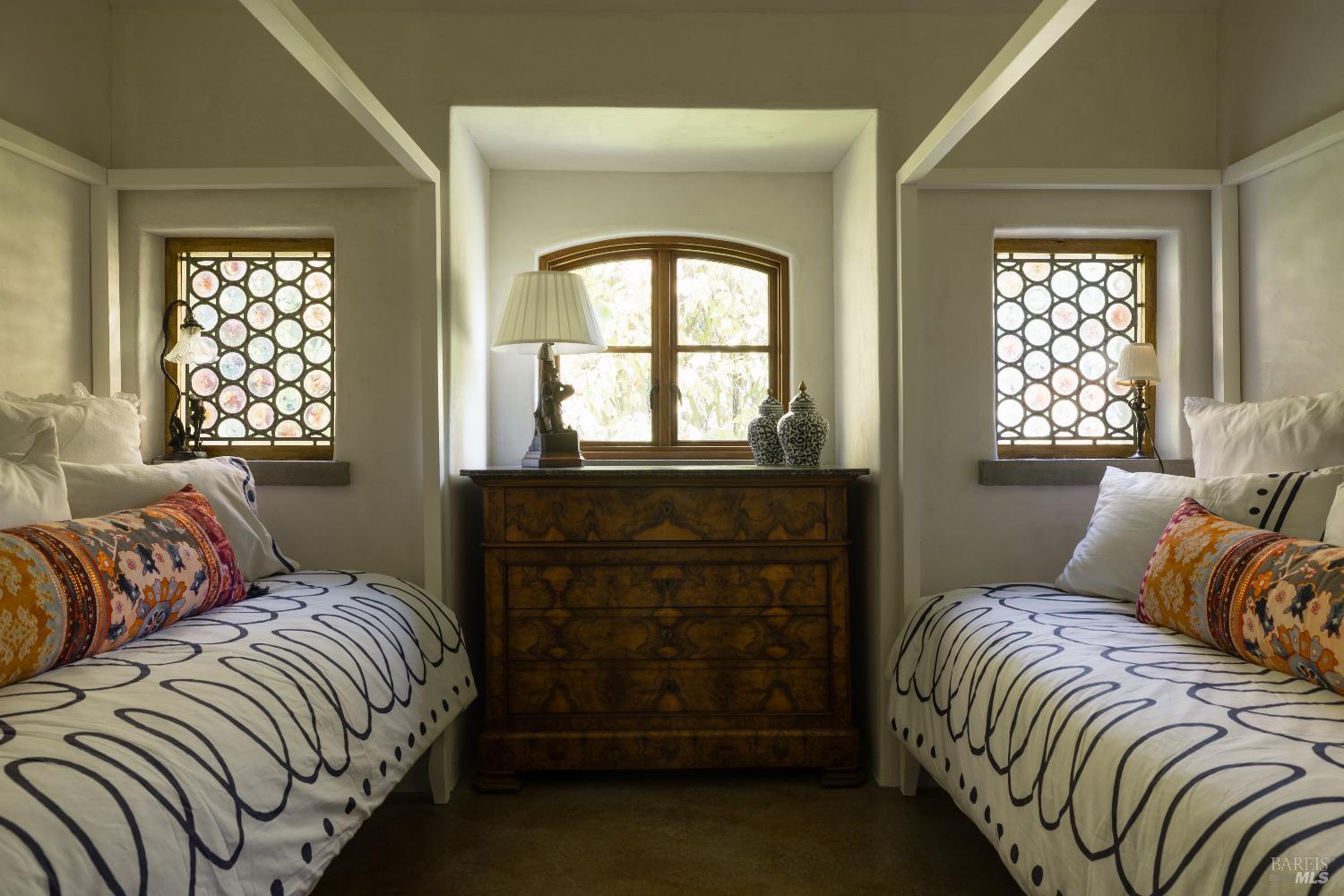 Detail Gallery Image 23 of 51 For 6640 Sonoma Mountain Rd, Santa Rosa,  CA 95404 - 4 Beds | 3/1 Baths