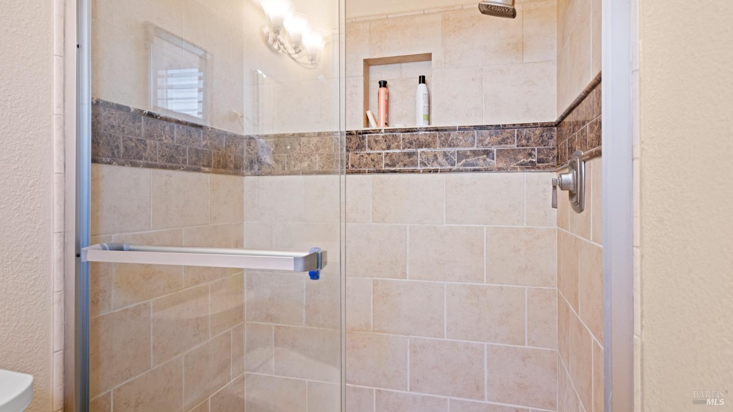 Detail Gallery Image 31 of 36 For 214 Arrowhead Dr, Vacaville,  CA 95687 - 4 Beds | 2 Baths