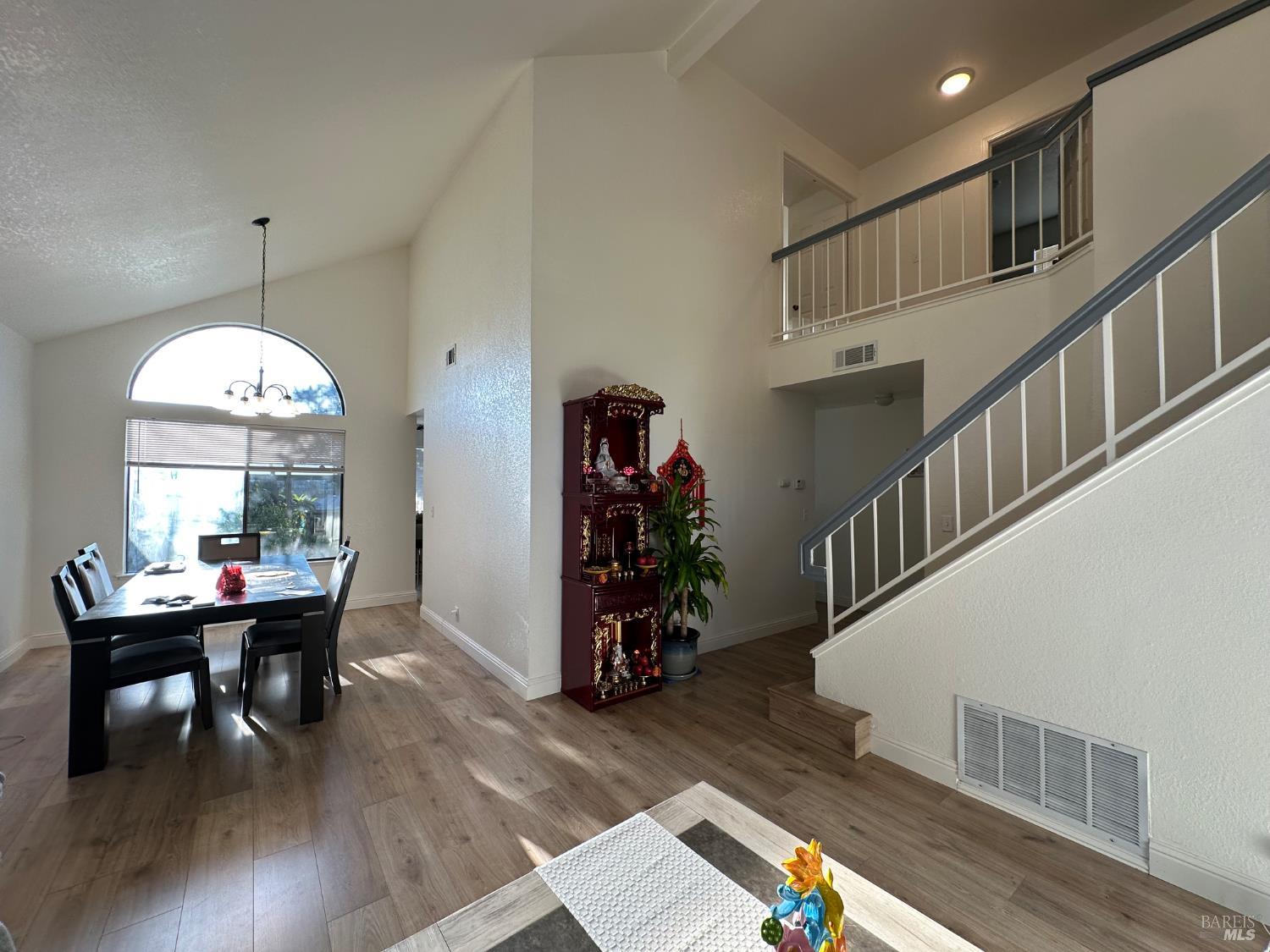 Detail Gallery Image 5 of 57 For 2472 Vista Grande Unkn, Fairfield,  CA 94534 - 5 Beds | 3 Baths