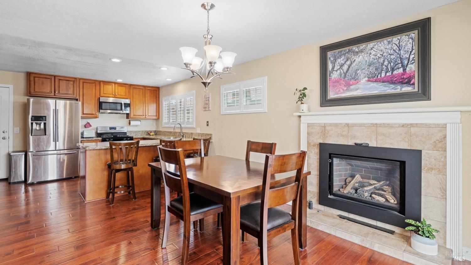 Detail Gallery Image 18 of 36 For 214 Arrowhead Dr, Vacaville,  CA 95687 - 4 Beds | 2 Baths