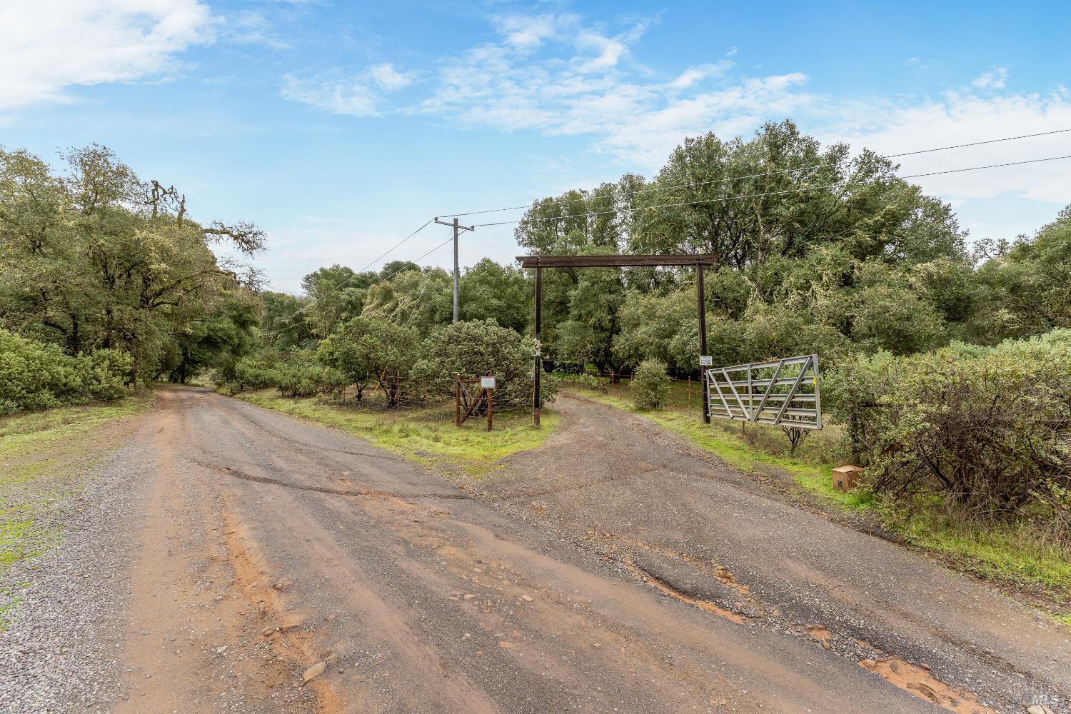 Detail Gallery Image 2 of 24 For 12850 Pine Ave, Potter Valley,  CA 95469 - 3 Beds | 2 Baths