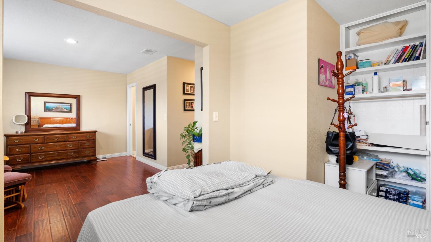 Detail Gallery Image 28 of 36 For 214 Arrowhead Dr, Vacaville,  CA 95687 - 4 Beds | 2 Baths