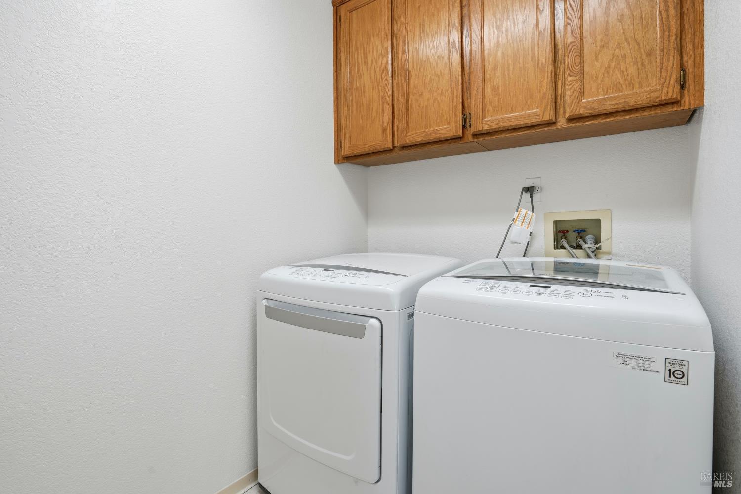 Detail Gallery Image 28 of 32 For 1997 Rainier Cir, Petaluma,  CA 94954 - 3 Beds | 2/1 Baths