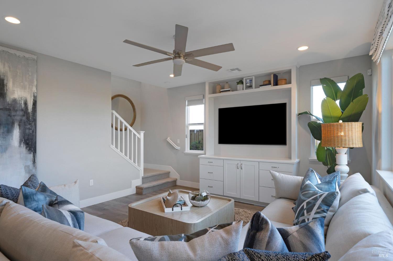 Detail Gallery Image 8 of 42 For 537 Eagle Cir, Oakley,  CA 94561 - 4 Beds | 3 Baths