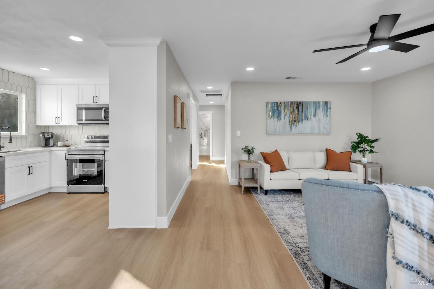 Detail Gallery Image 3 of 30 For 1312 Phillip Way, Suisun City,  CA 94585 - 4 Beds | 2 Baths