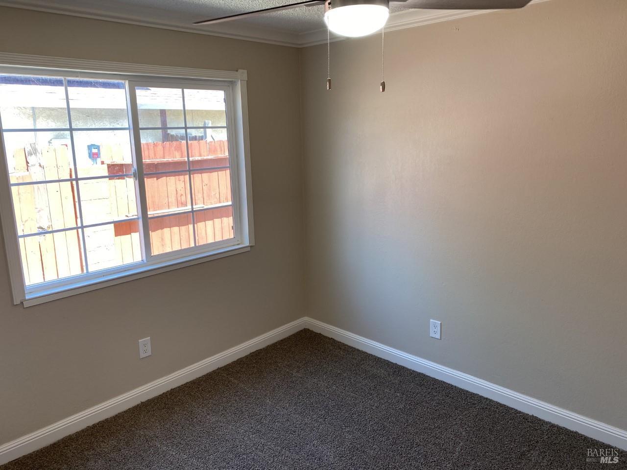 Detail Gallery Image 13 of 27 For 172 W Catamaran Cir, Pittsburg,  CA 94565 - 4 Beds | 2 Baths