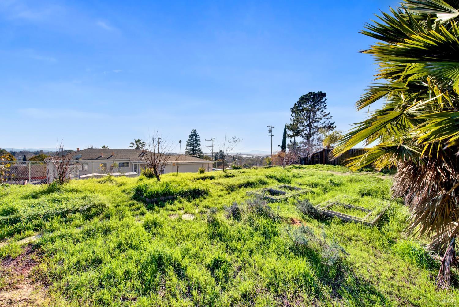 Detail Gallery Image 74 of 85 For 6 Goldeneye Ct, American Canyon,  CA 94503 - 4 Beds | 2 Baths