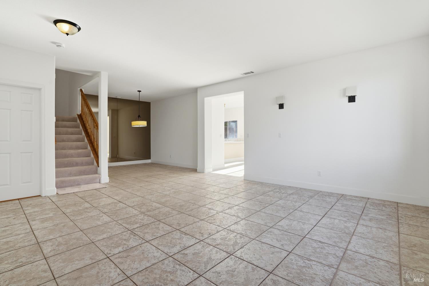 Detail Gallery Image 13 of 32 For 1997 Rainier Cir, Petaluma,  CA 94954 - 3 Beds | 2/1 Baths