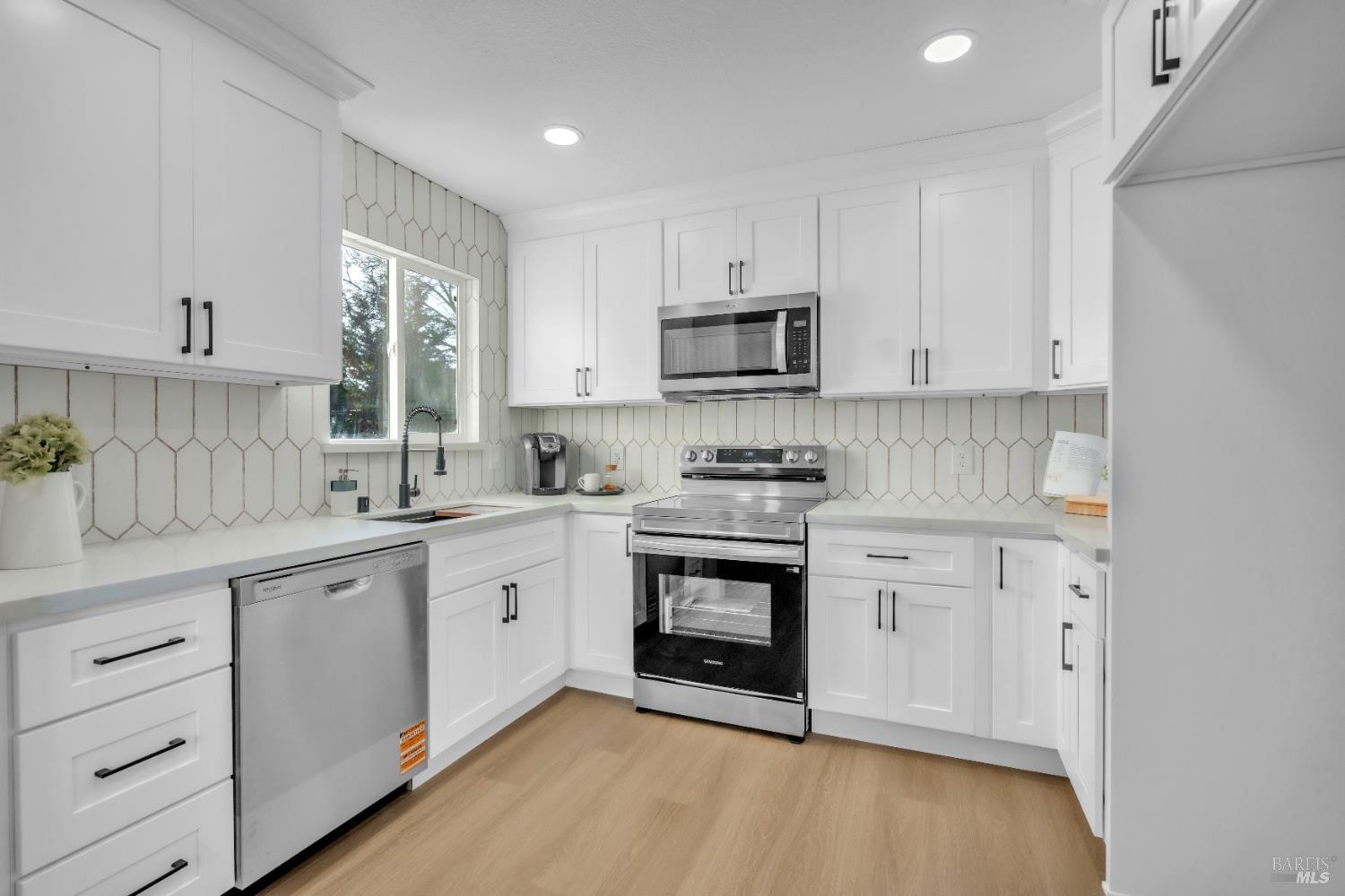 Detail Gallery Image 8 of 30 For 1312 Phillip Way, Suisun City,  CA 94585 - 4 Beds | 2 Baths