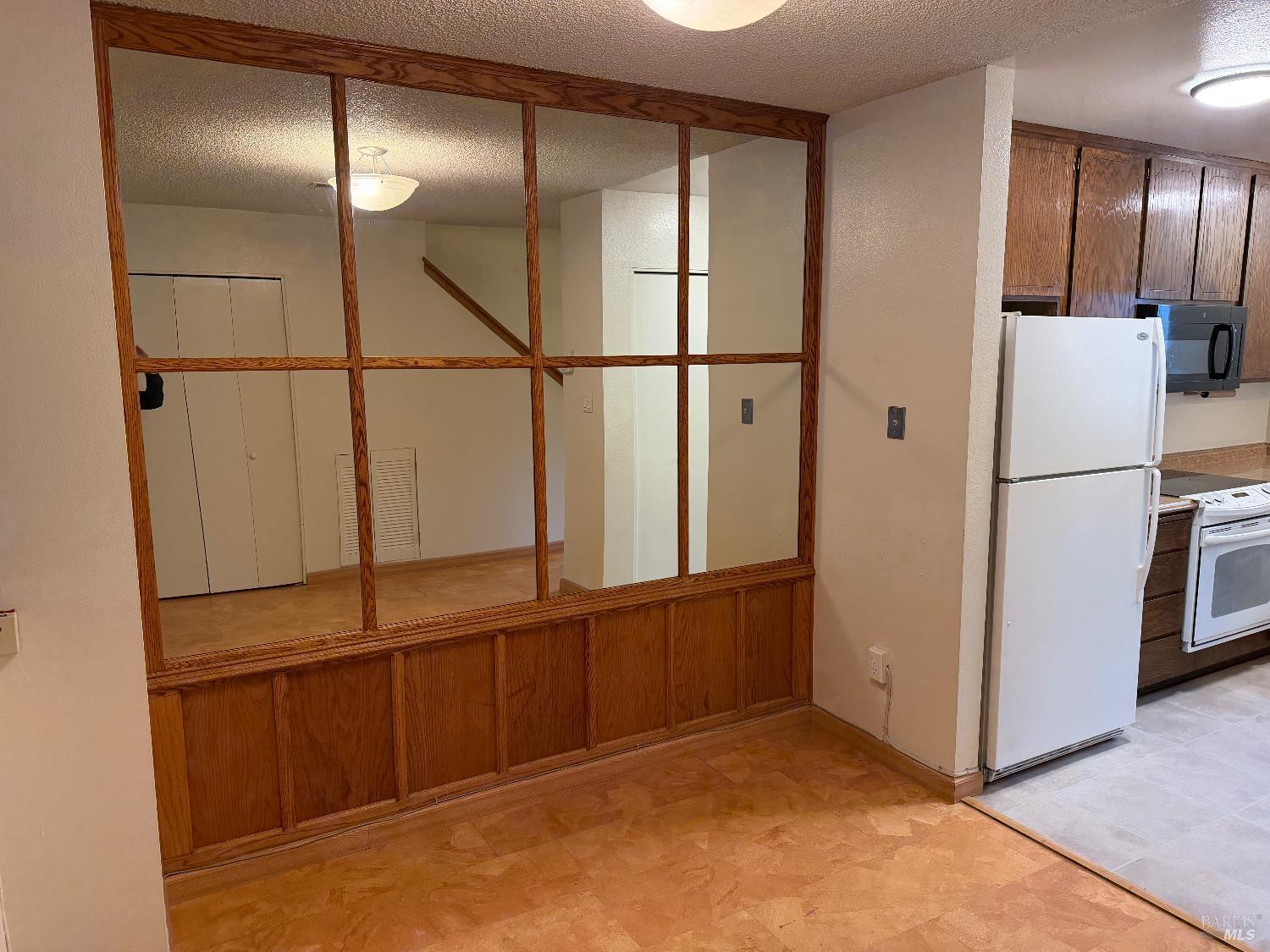 Detail Gallery Image 10 of 39 For 1964 Knolls Dr, Santa Rosa,  CA 95405 - 2 Beds | 1/1 Baths