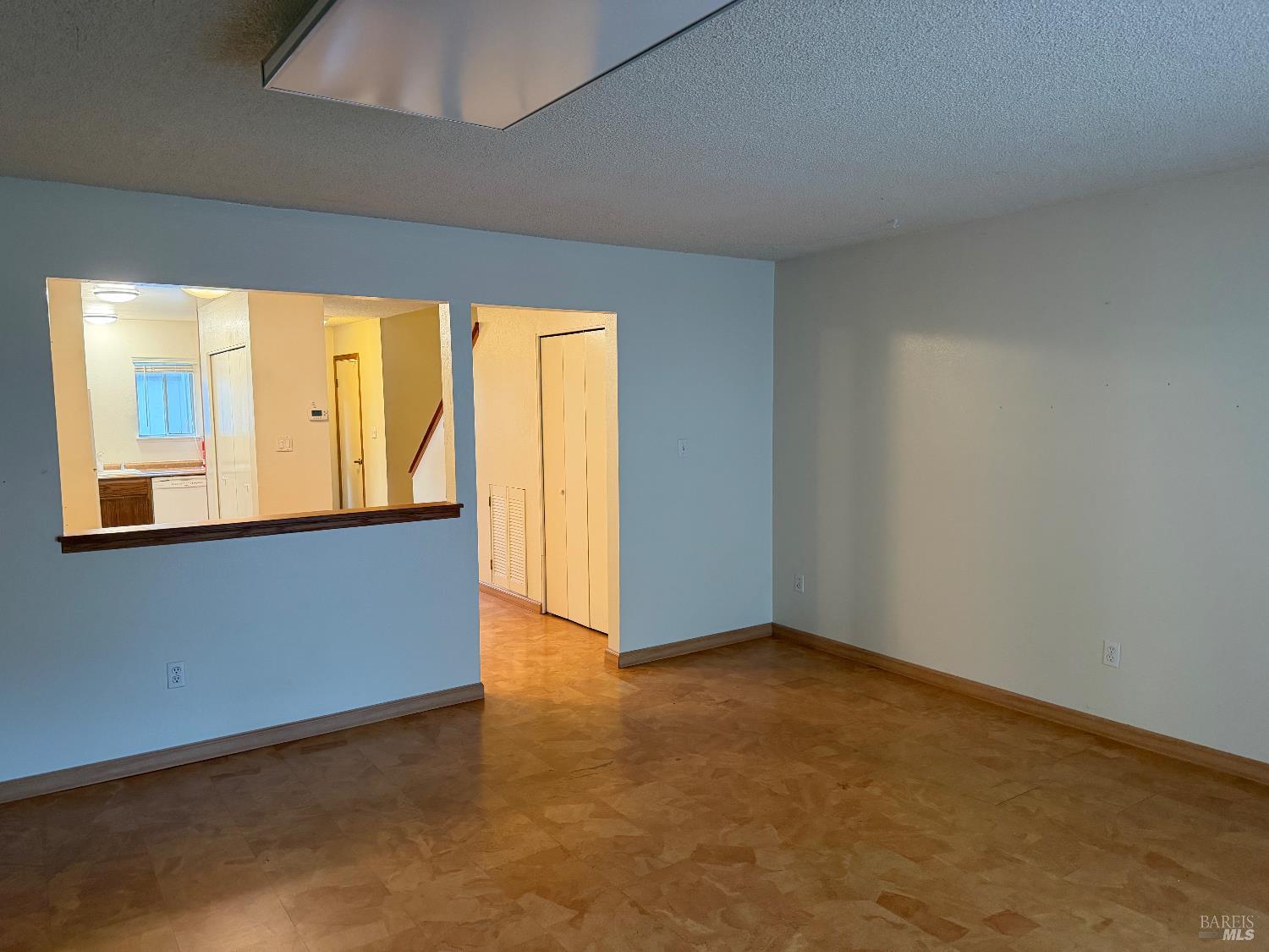 Detail Gallery Image 16 of 39 For 1964 Knolls Dr, Santa Rosa,  CA 95405 - 2 Beds | 1/1 Baths