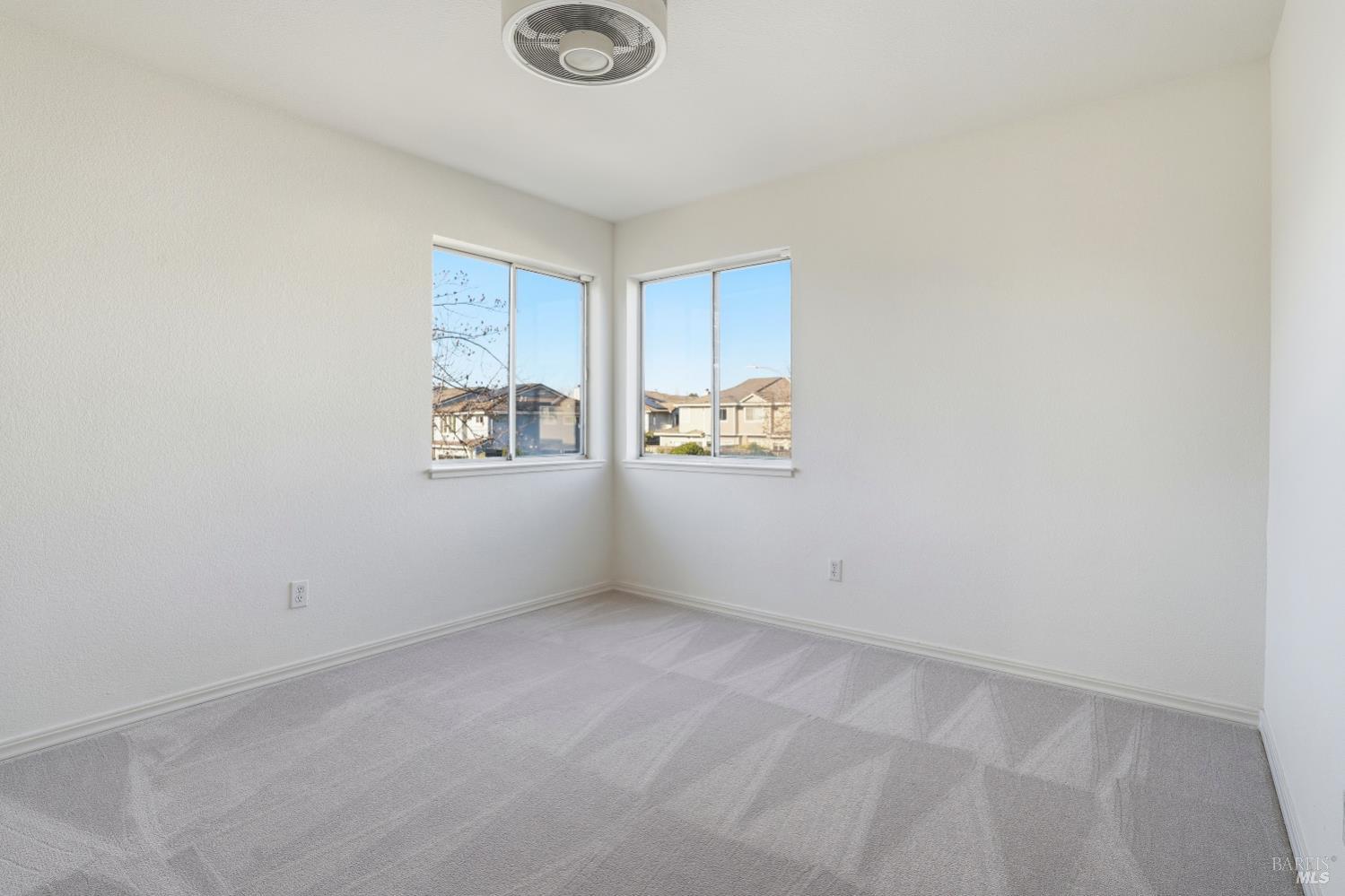 Detail Gallery Image 18 of 32 For 1997 Rainier Cir, Petaluma,  CA 94954 - 3 Beds | 2/1 Baths