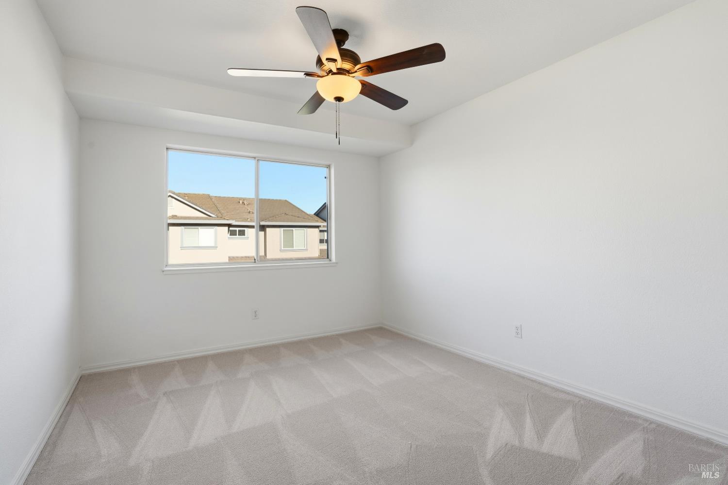 Detail Gallery Image 19 of 32 For 1997 Rainier Cir, Petaluma,  CA 94954 - 3 Beds | 2/1 Baths