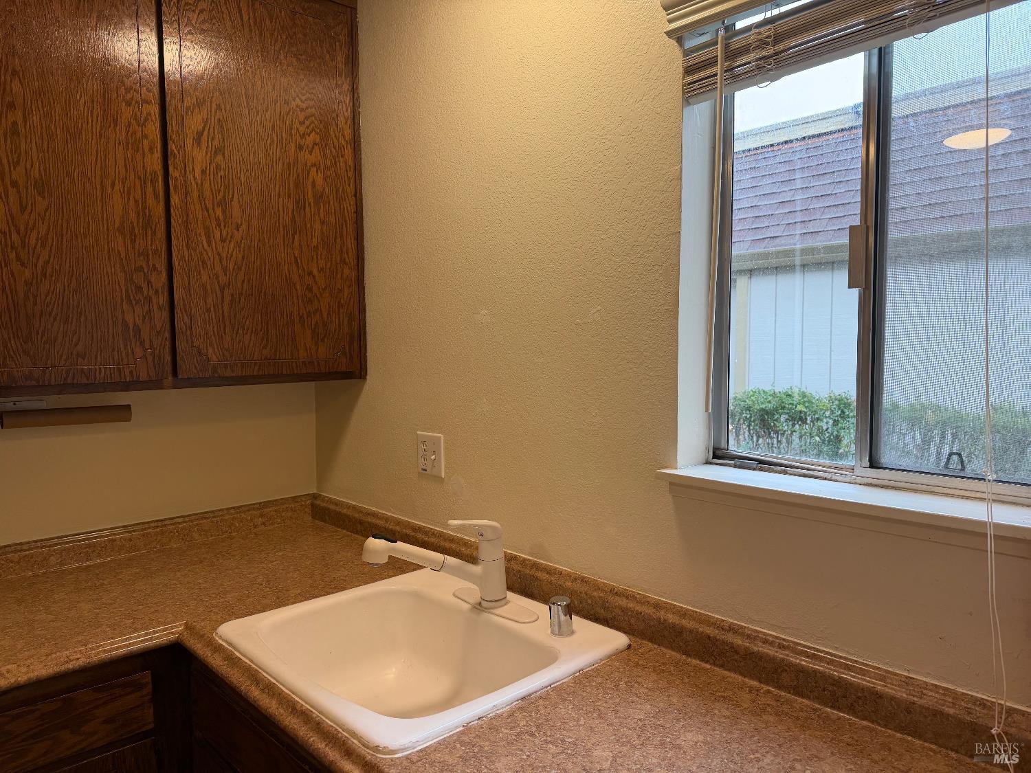 Detail Gallery Image 13 of 39 For 1964 Knolls Dr, Santa Rosa,  CA 95405 - 2 Beds | 1/1 Baths