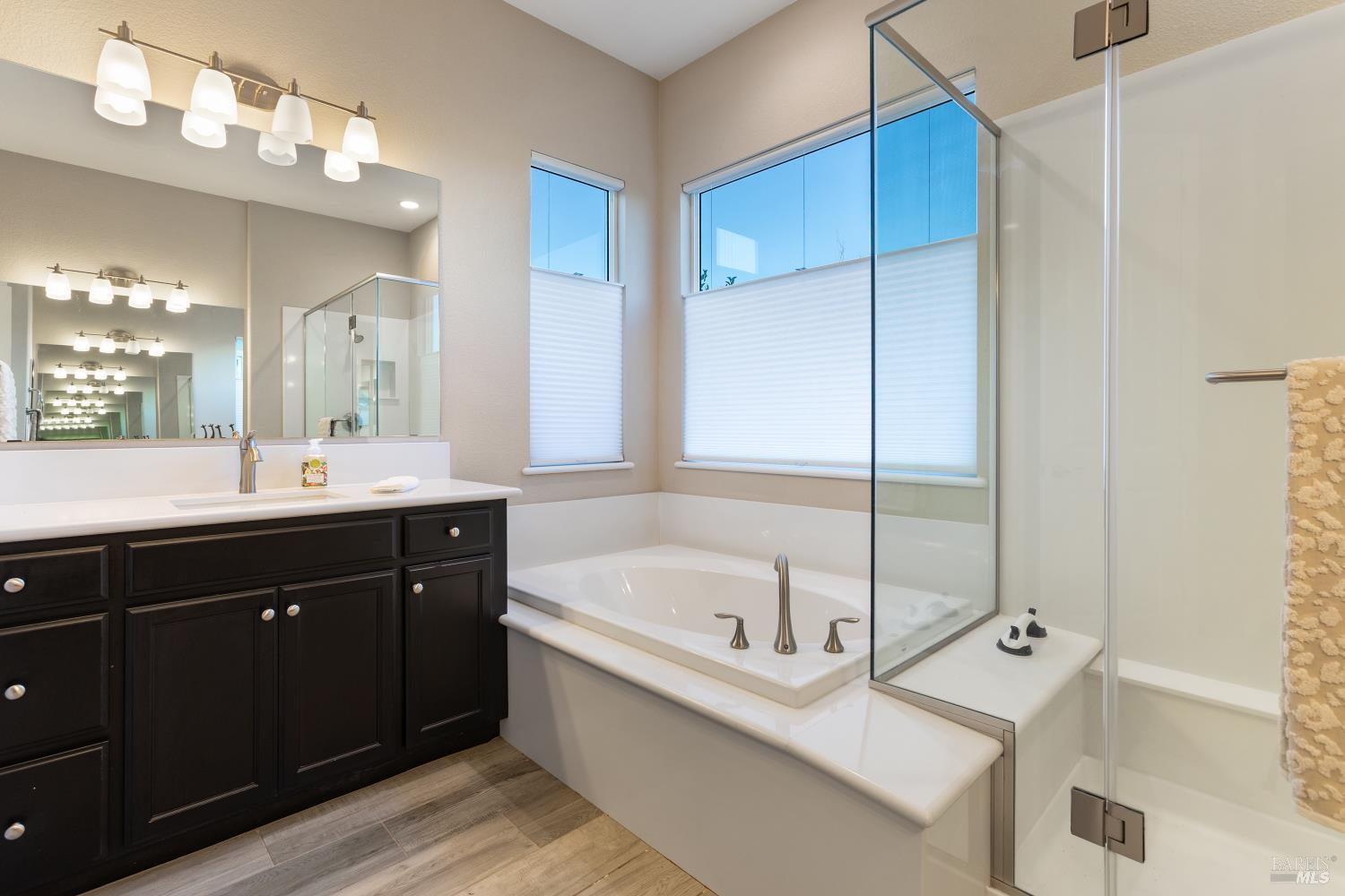 Detail Gallery Image 29 of 46 For 437 Waterwood Dr, Rio Vista,  CA 94571 - 2 Beds | 2 Baths