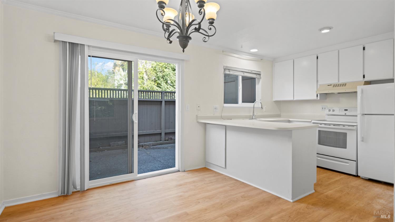 Detail Gallery Image 13 of 46 For 1411 Casa Buena Dr #45,  Corte Madera,  CA 94925 - 2 Beds | 1 Baths