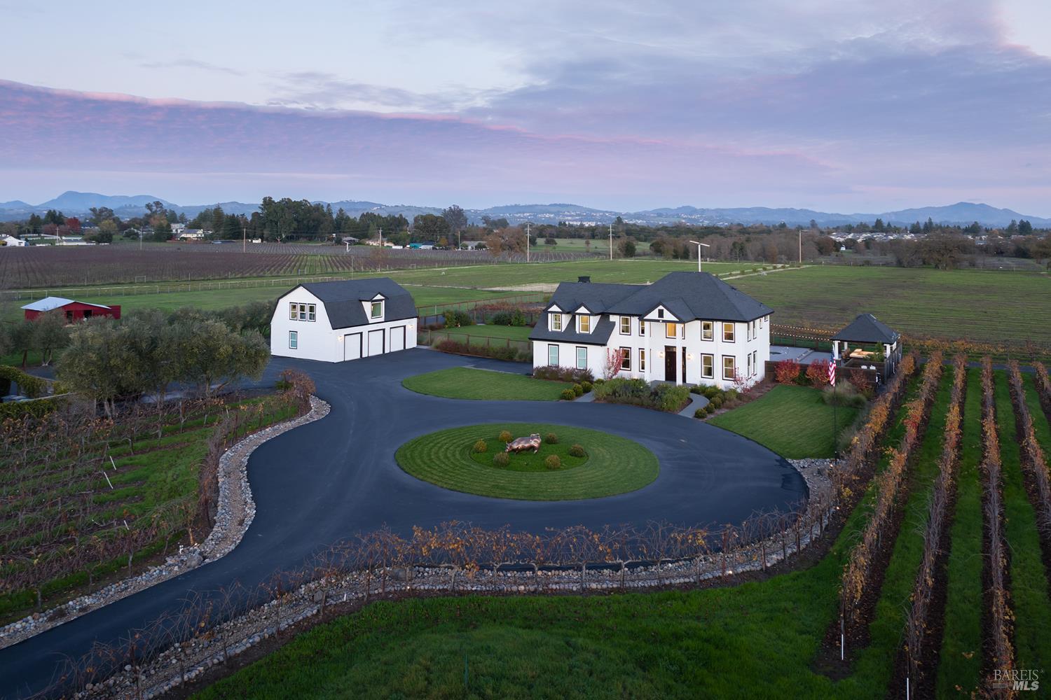 Detail Gallery Image 6 of 87 For 1626 Abramson Rd, Santa Rosa,  CA 95401 - 4 Beds | 3/1 Baths