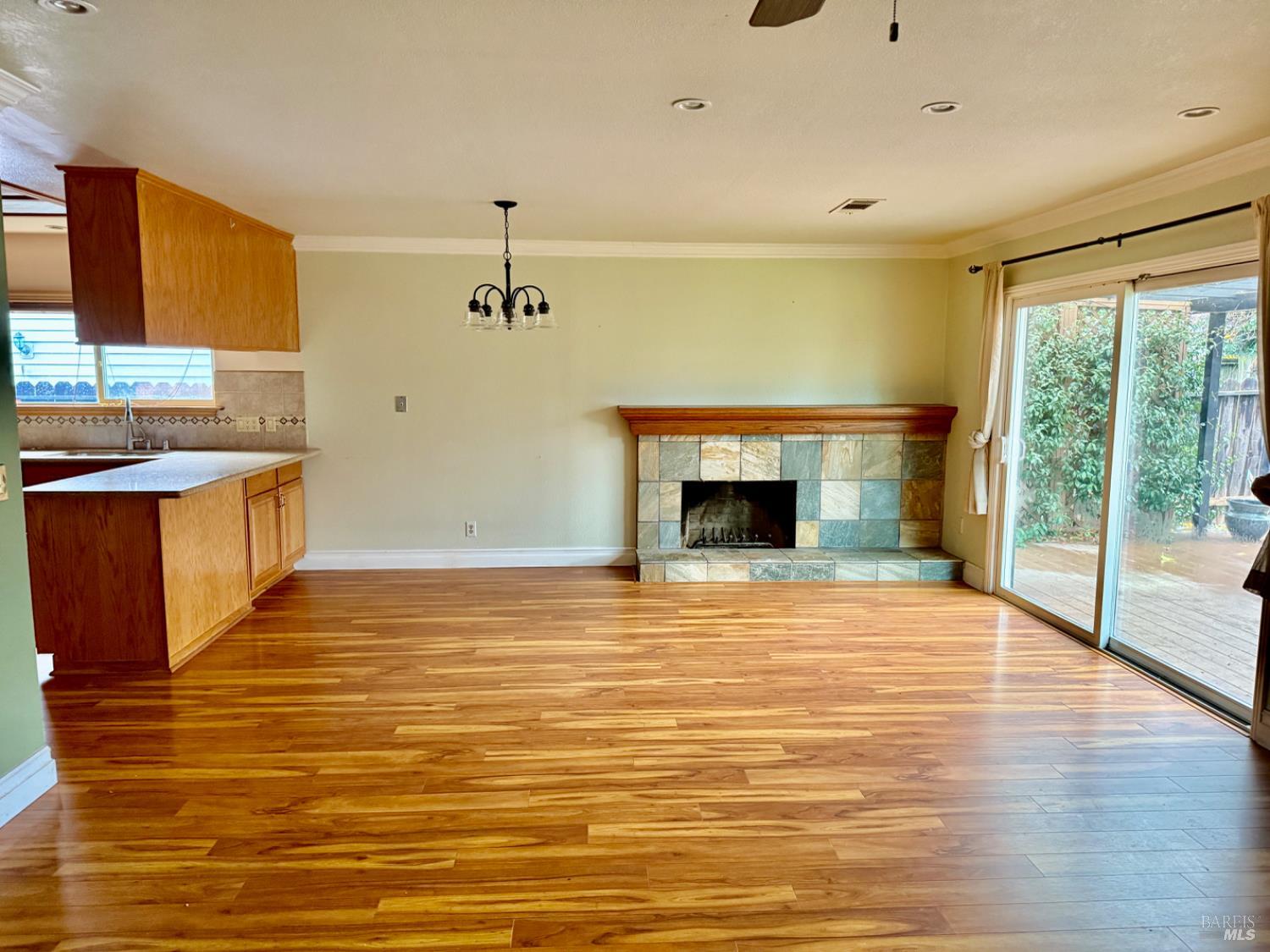 Detail Gallery Image 7 of 38 For 214 Albany Ave, Vacaville,  CA 95687 - 3 Beds | 2 Baths