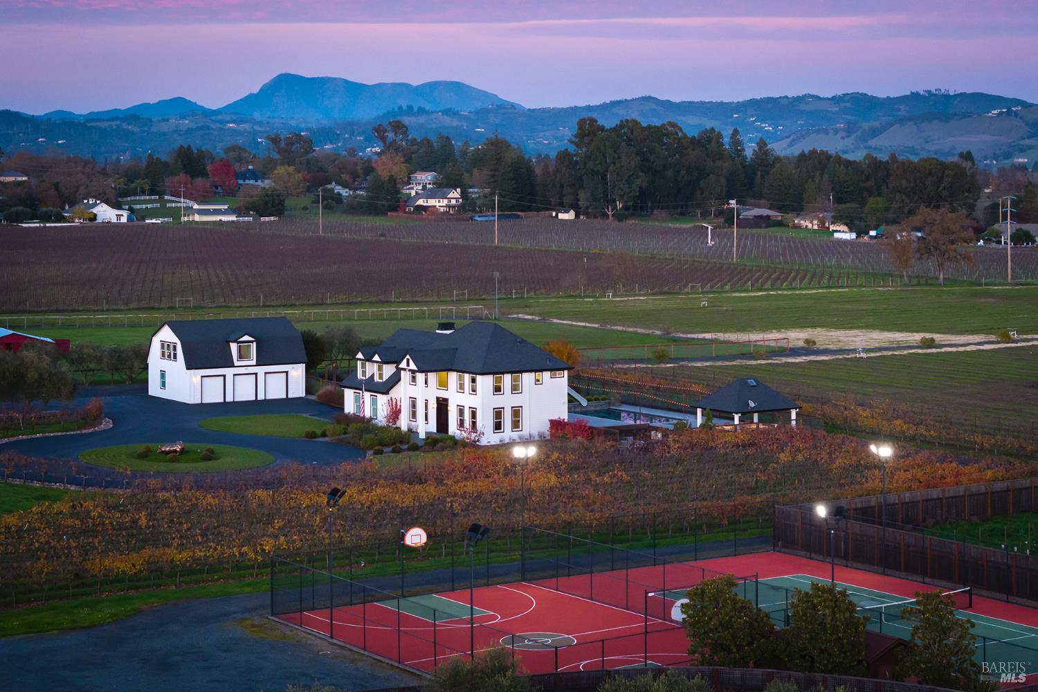 Detail Gallery Image 3 of 87 For 1626 Abramson Rd, Santa Rosa,  CA 95401 - 4 Beds | 3/1 Baths