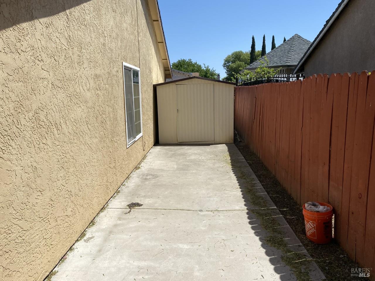 Detail Gallery Image 23 of 27 For 172 W Catamaran Cir, Pittsburg,  CA 94565 - 4 Beds | 2 Baths