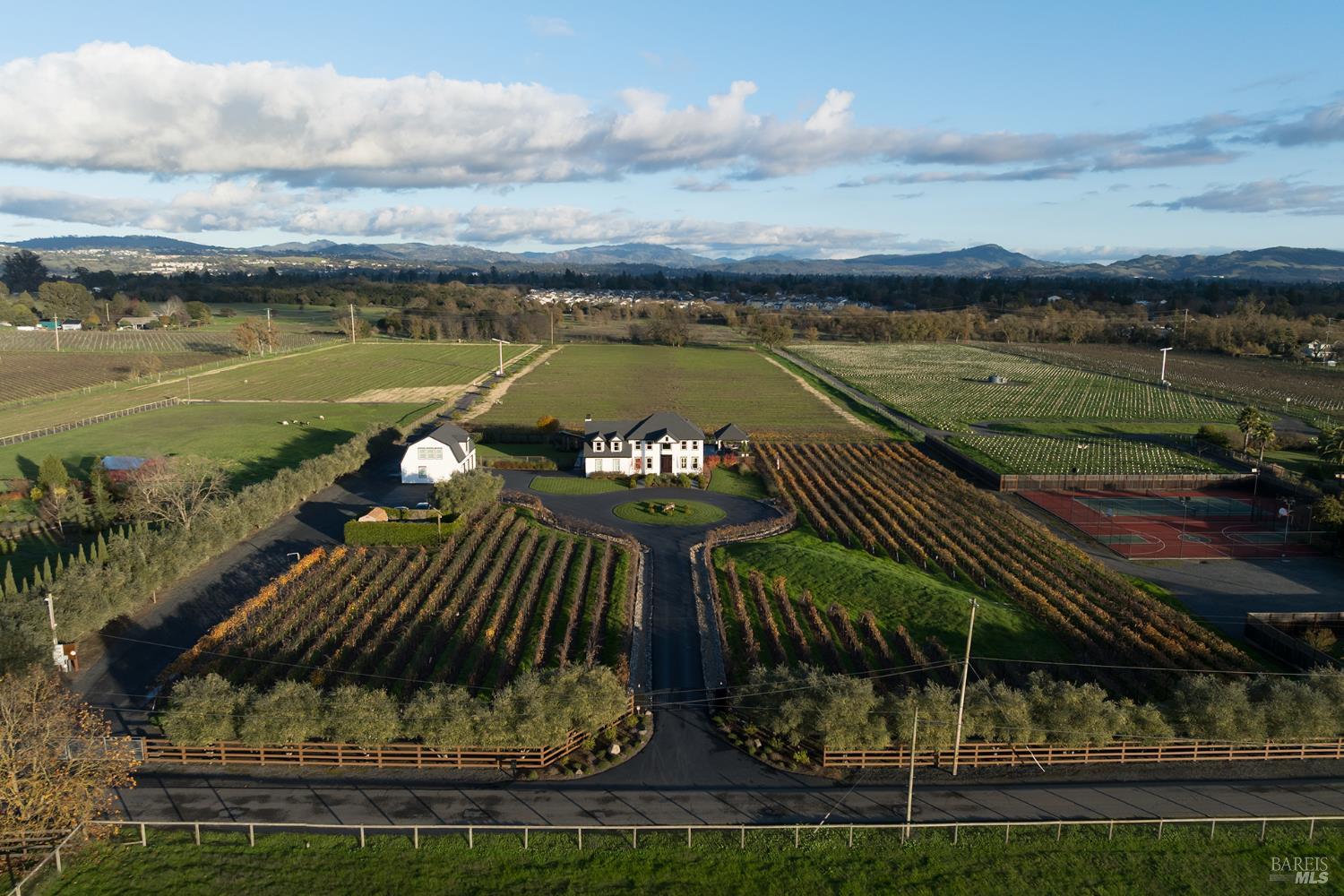 Detail Gallery Image 4 of 87 For 1626 Abramson Rd, Santa Rosa,  CA 95401 - 4 Beds | 3/1 Baths