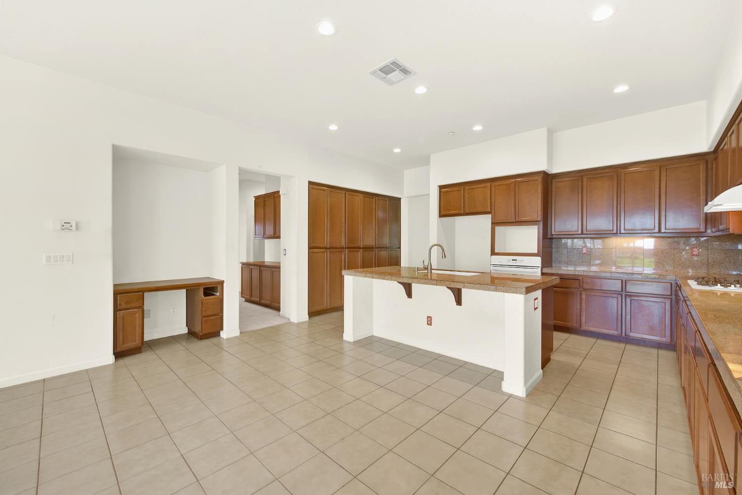 Detail Gallery Image 21 of 85 For 6 Goldeneye Ct, American Canyon,  CA 94503 - 4 Beds | 2 Baths