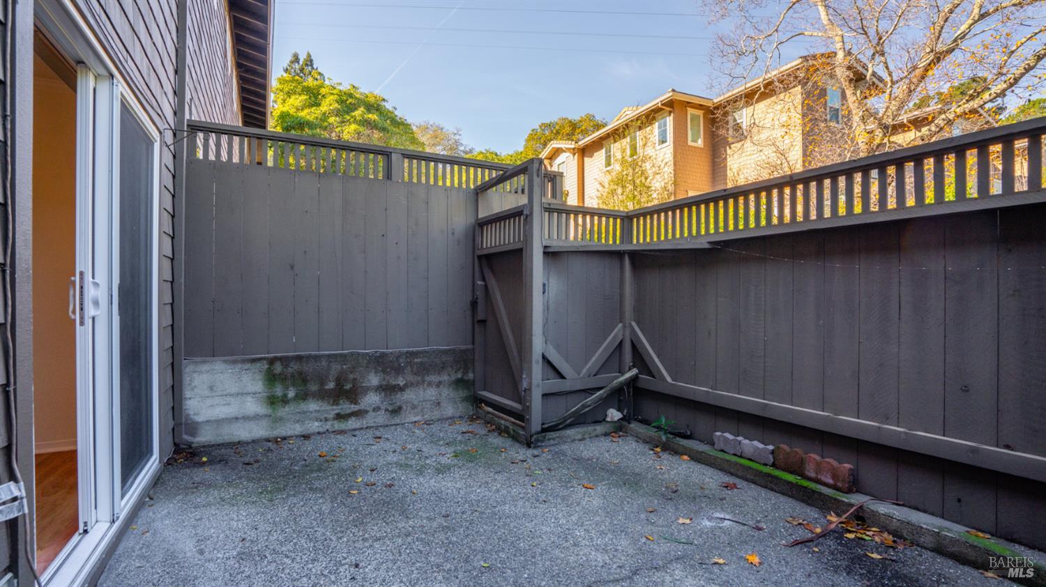 Detail Gallery Image 37 of 46 For 1411 Casa Buena Dr #45,  Corte Madera,  CA 94925 - 2 Beds | 1 Baths