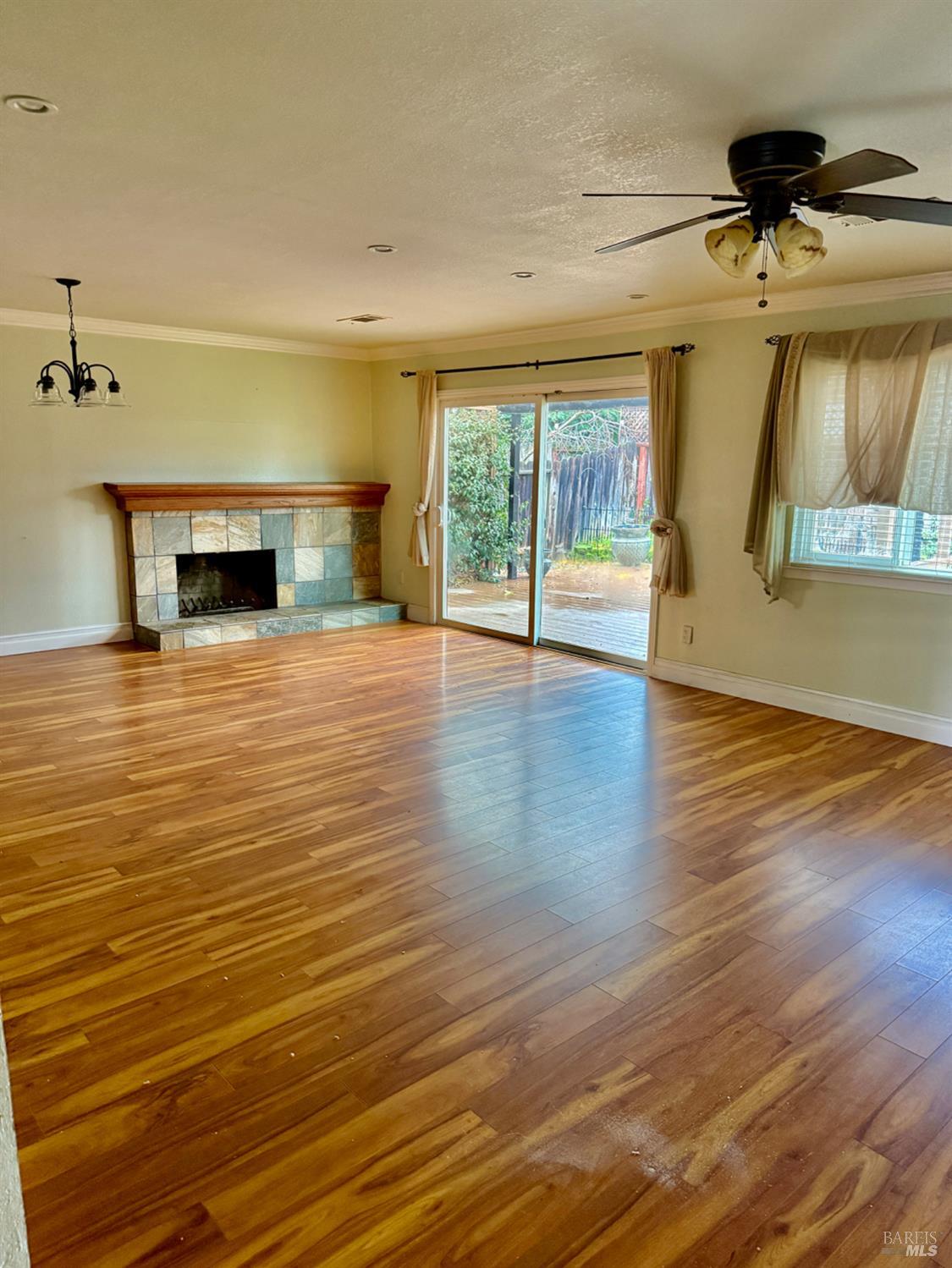 Detail Gallery Image 4 of 38 For 214 Albany Ave, Vacaville,  CA 95687 - 3 Beds | 2 Baths