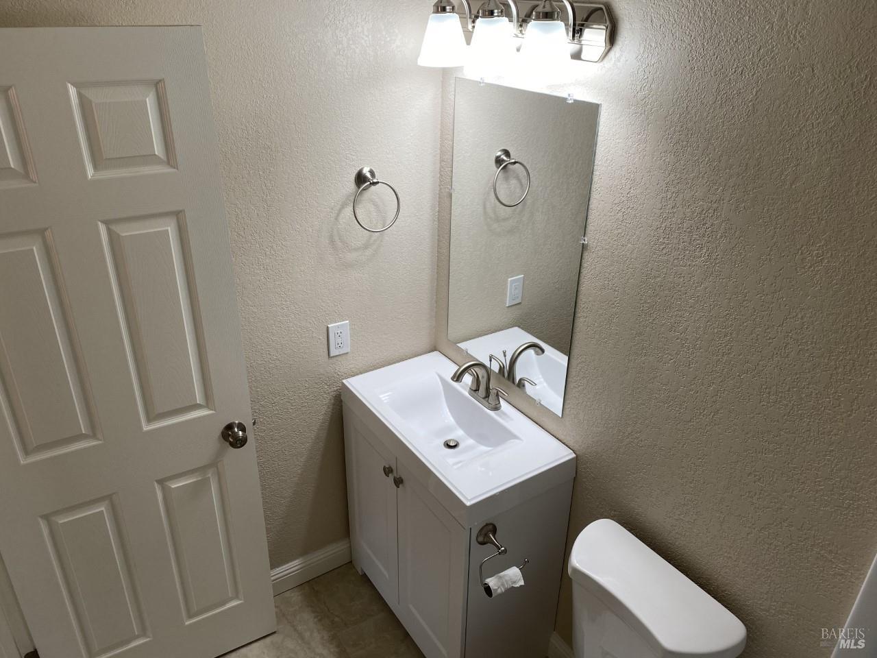 Detail Gallery Image 16 of 27 For 172 W Catamaran Cir, Pittsburg,  CA 94565 - 4 Beds | 2 Baths