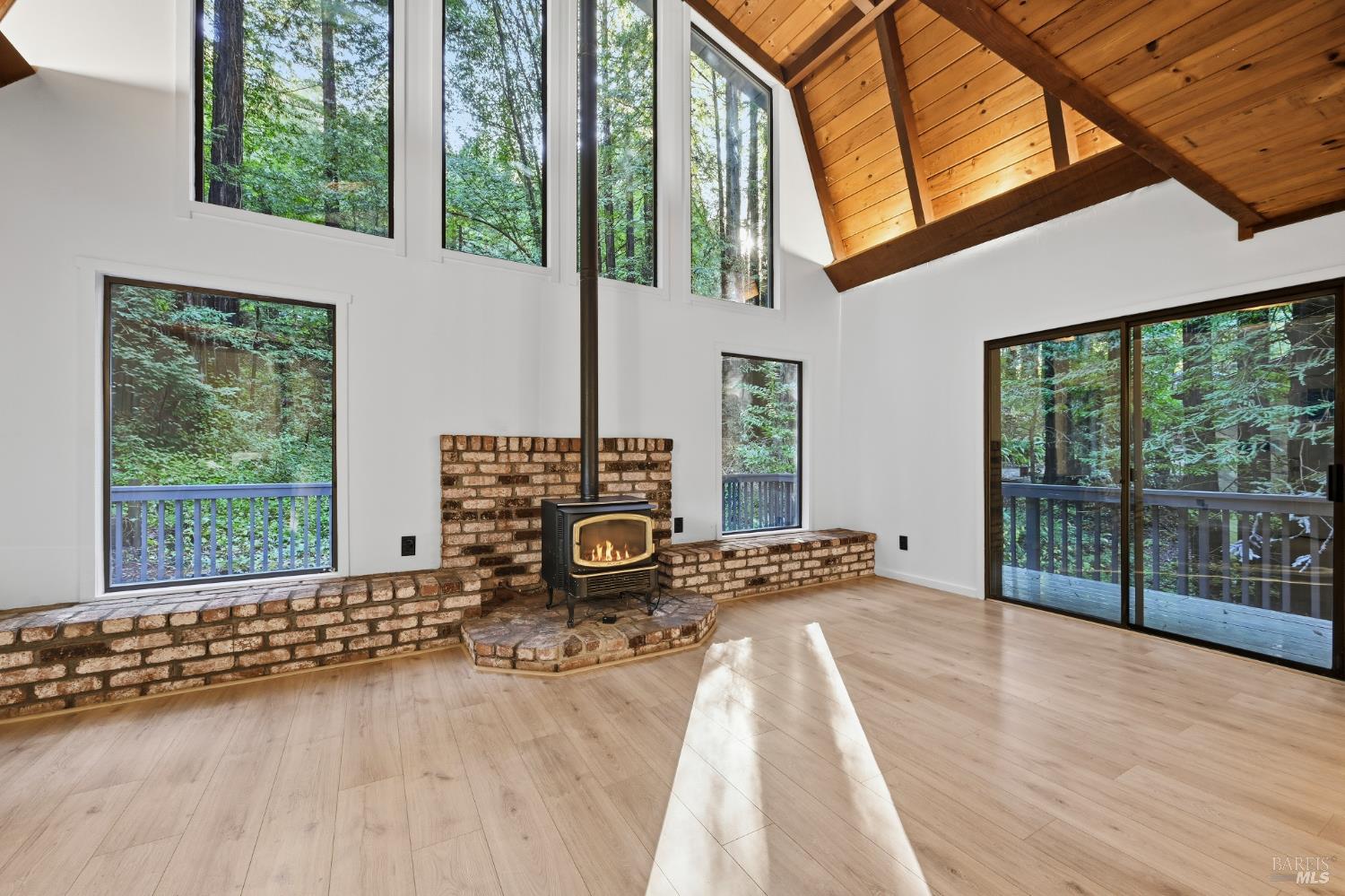 Detail Gallery Image 4 of 21 For 55 Silvia Dr, Cazadero,  CA 95421 - 2 Beds | 2 Baths