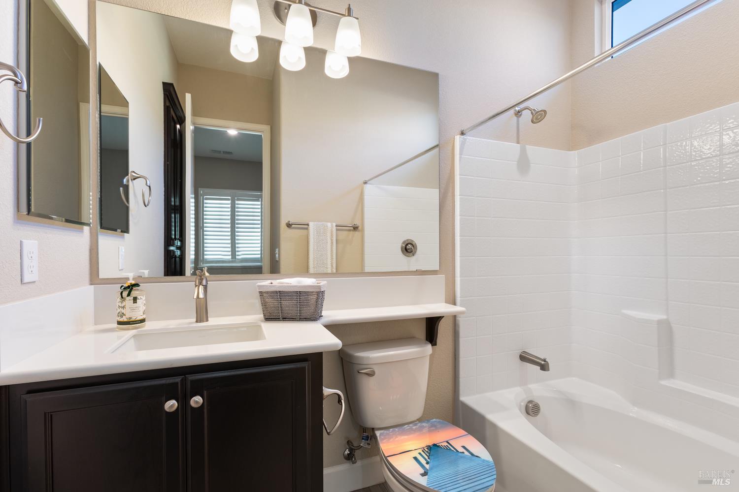 Detail Gallery Image 11 of 46 For 437 Waterwood Dr, Rio Vista,  CA 94571 - 2 Beds | 2 Baths