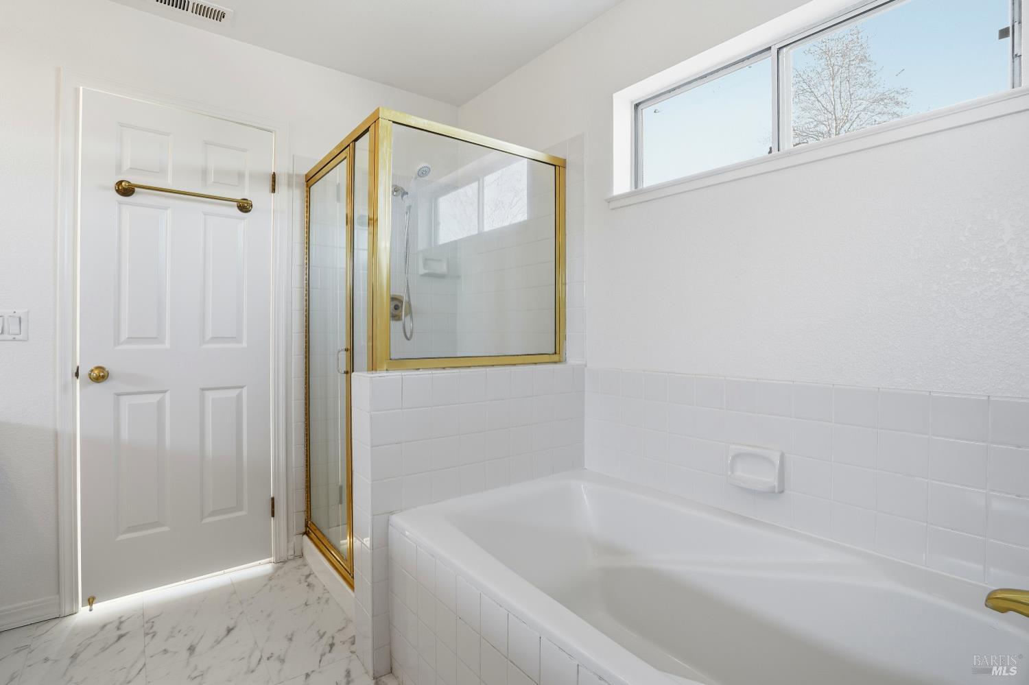 Detail Gallery Image 26 of 32 For 1997 Rainier Cir, Petaluma,  CA 94954 - 3 Beds | 2/1 Baths