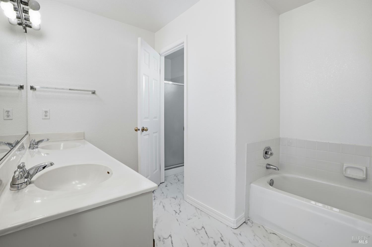 Detail Gallery Image 27 of 32 For 1997 Rainier Cir, Petaluma,  CA 94954 - 3 Beds | 2/1 Baths