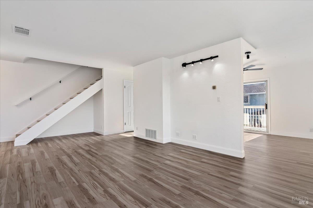 Detail Gallery Image 9 of 30 For 100 Sunset Cir #68,  Benicia,  CA 94510 - 3 Beds | 1/1 Baths