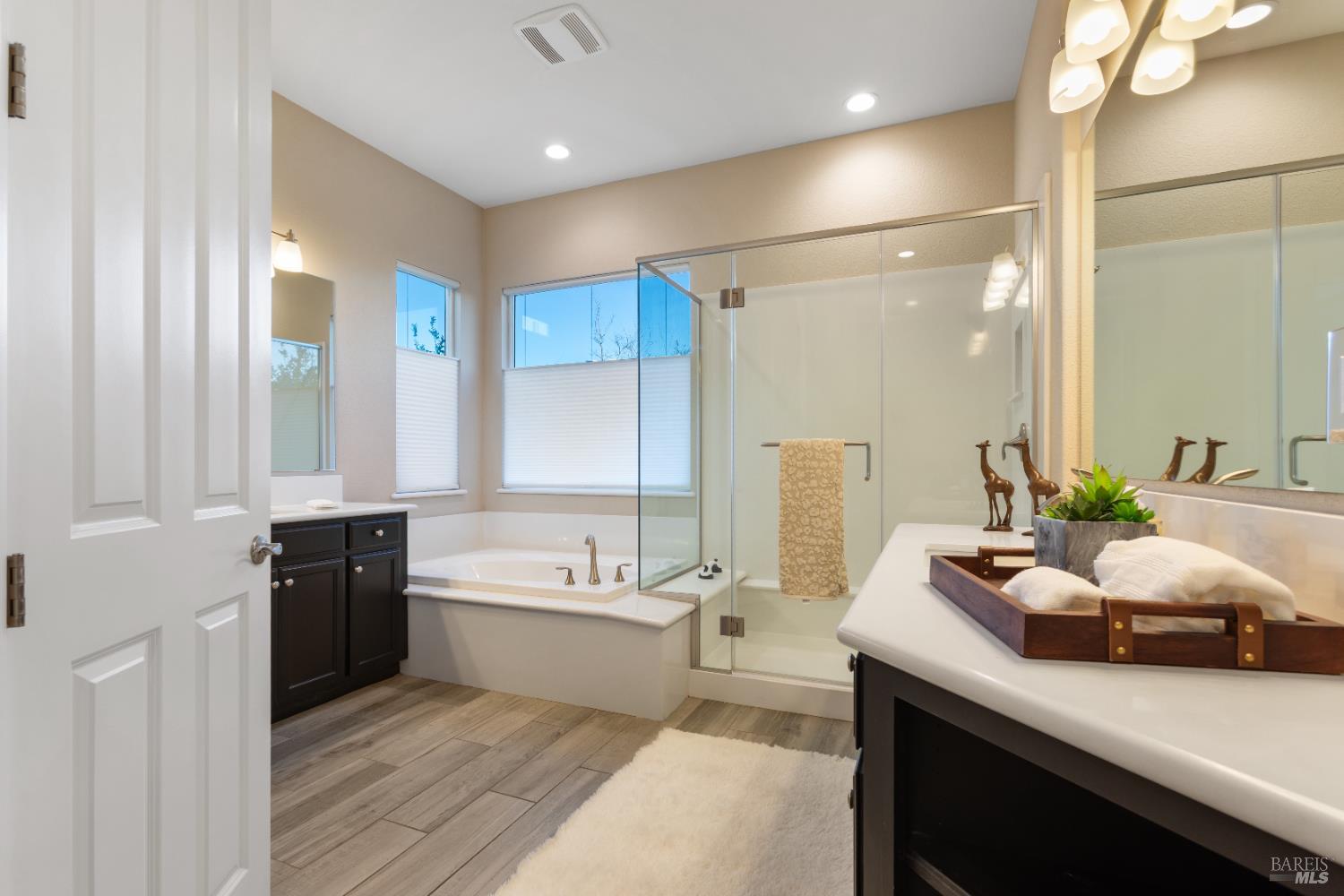 Detail Gallery Image 28 of 46 For 437 Waterwood Dr, Rio Vista,  CA 94571 - 2 Beds | 2 Baths