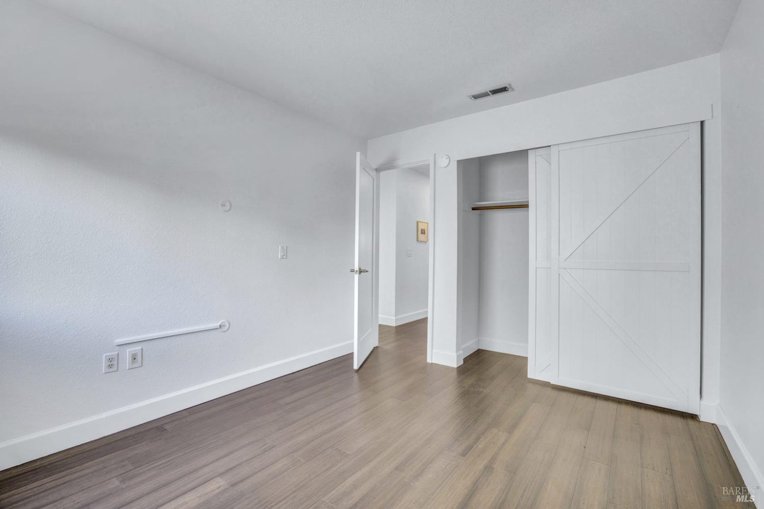 Detail Gallery Image 15 of 31 For 104 Banff Way, Petaluma,  CA 94954 - 4 Beds | 2/1 Baths